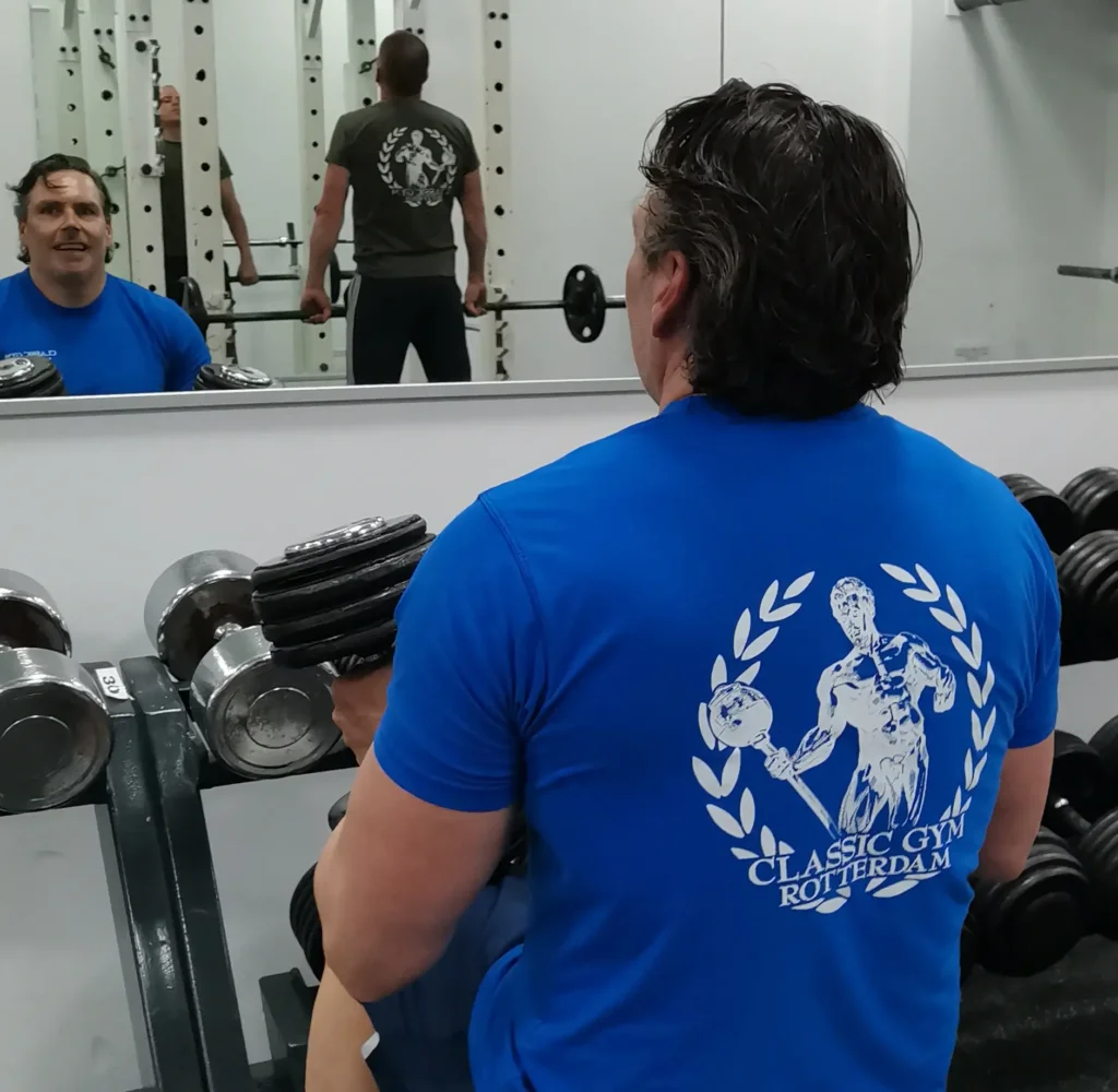 Blauw T-shirt logo met flexibele tarieven en reguliere abonnementen